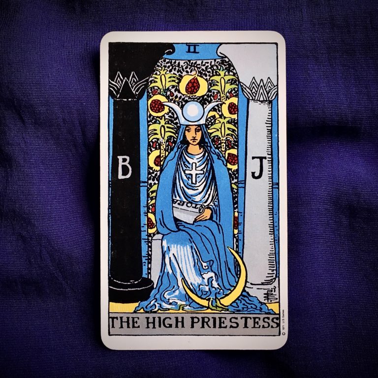 the high priestess tarot card